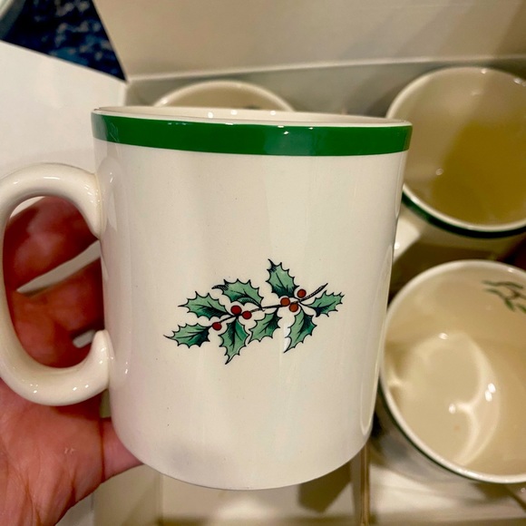 Spode Christmas Tom and Jerry mug set (4) - Picture 5 of 5